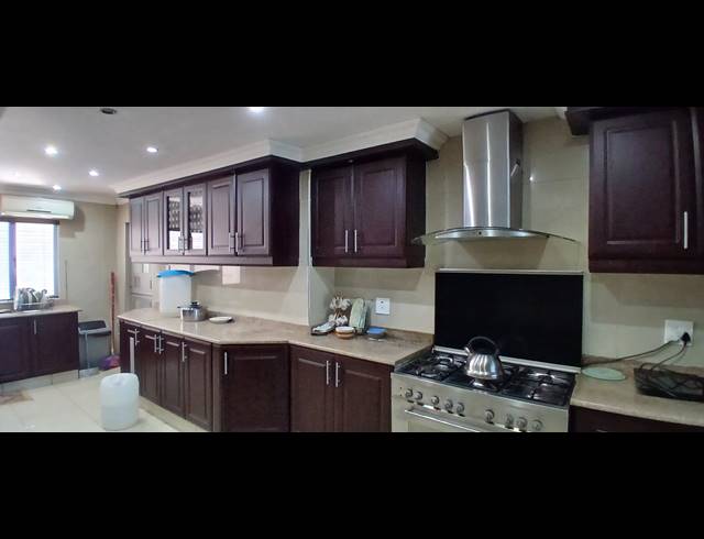 3 BEDROOM FREEHOLD FOR SALE IN BRIGHTON BEACH